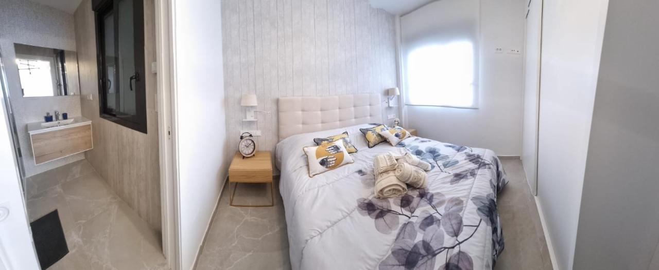 Modern And Cosy Apartment Close To The Beach Torrevieja Eksteriør billede